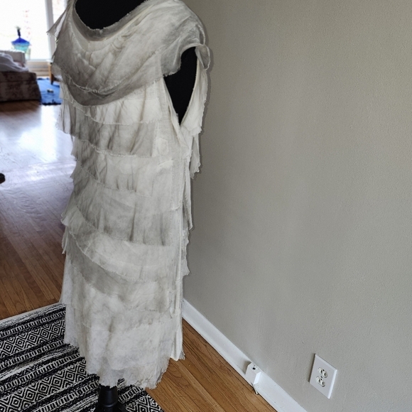 TEMPO PARIS Knee length layered chiffon dress in Ombre gray - Picture 2 of 5